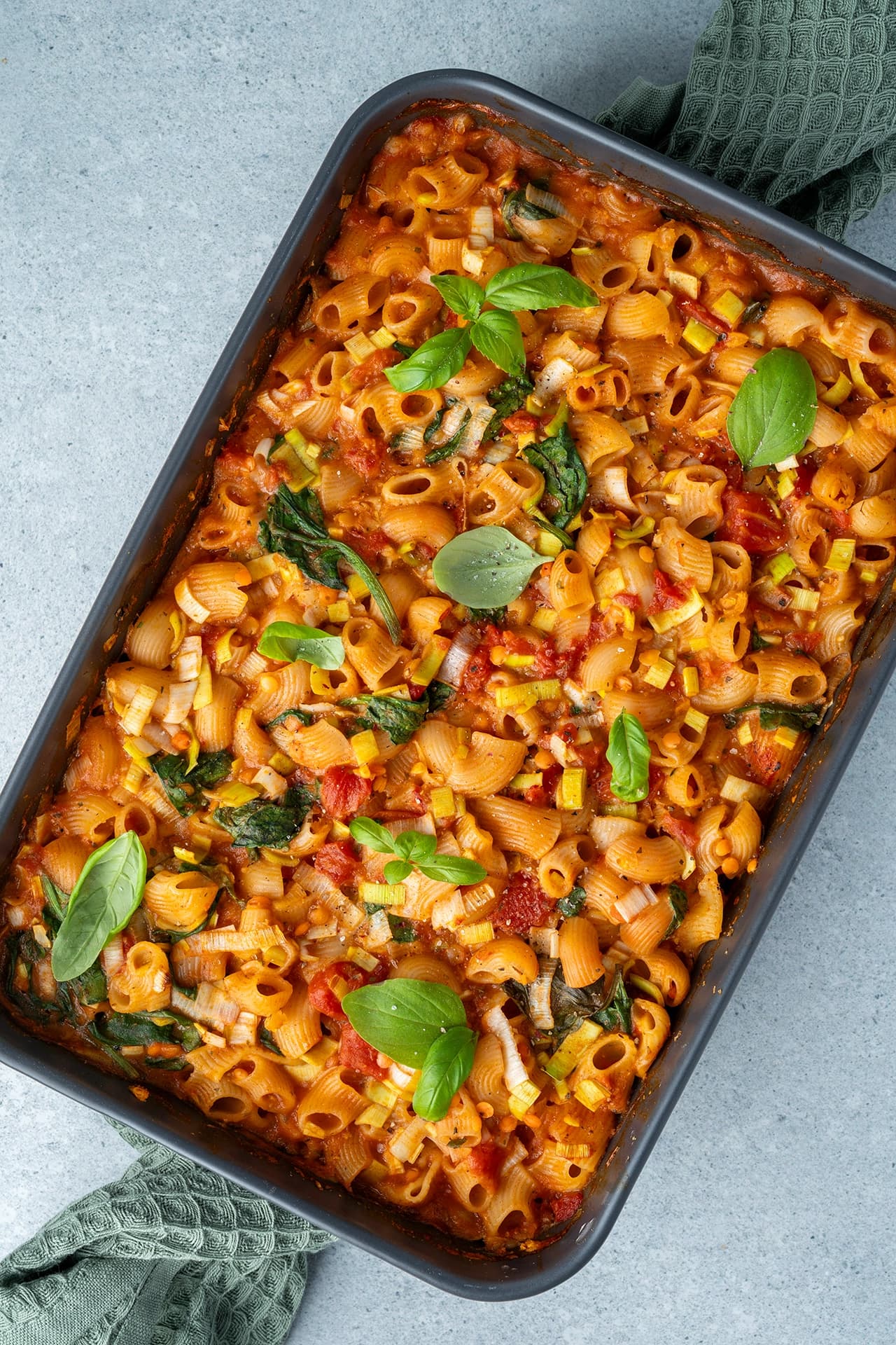 Einfacher veganer Nudelauflauf ohne Vorkochen